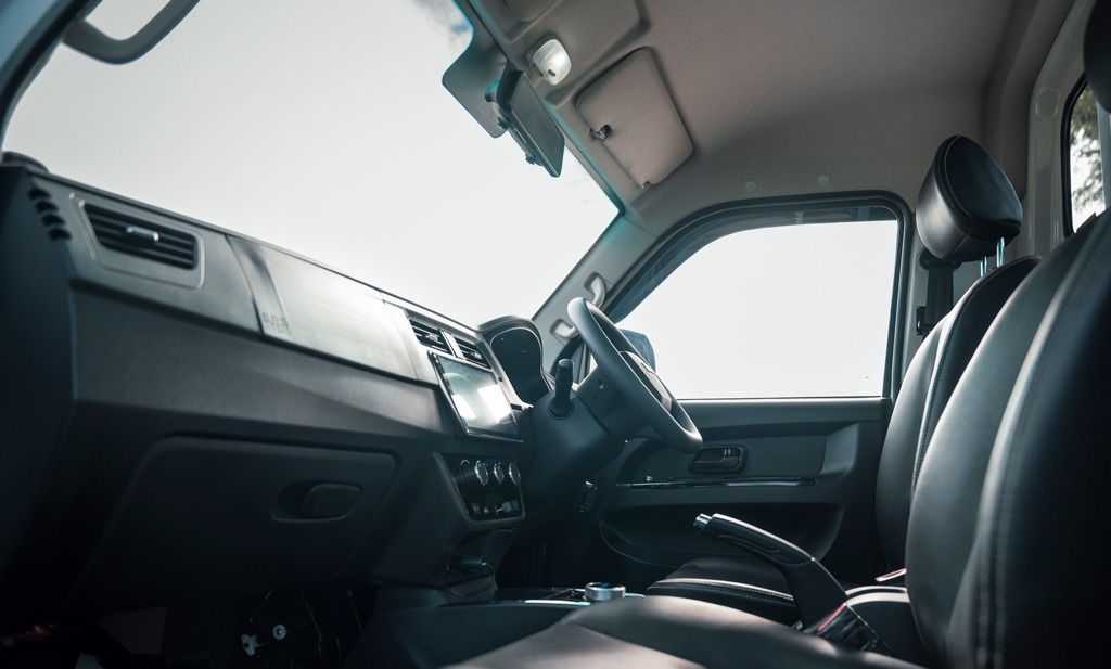 SRM T3 EV electric mini truck interior